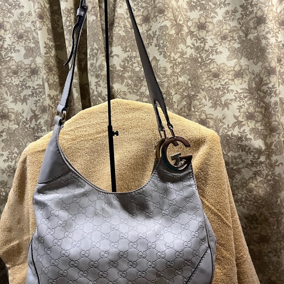 Authentic Gucci hobo bag in great condition. - Picture 2 of 11